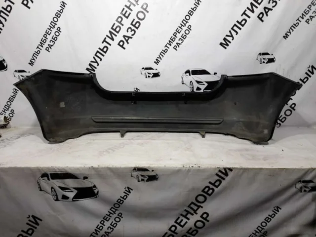 Бампер задний для Toyota Corolla E120/E130 Хэтчбек 2001-2007 на фотографиях