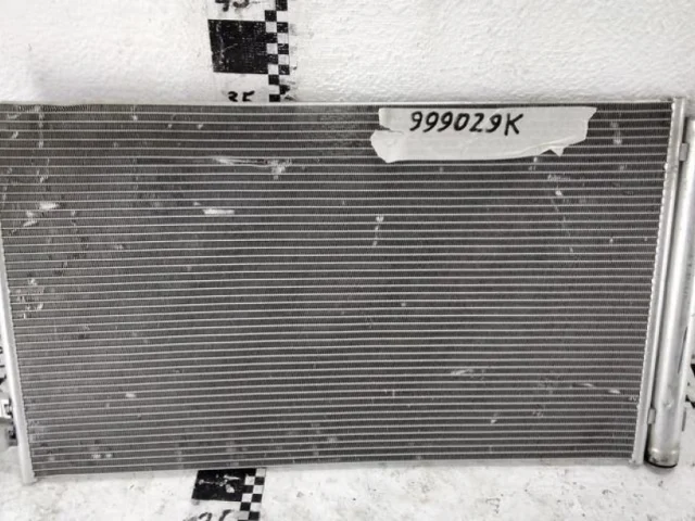 Радиатор кондиционера для BMW 5er G30 2016-2023 на фотографиях