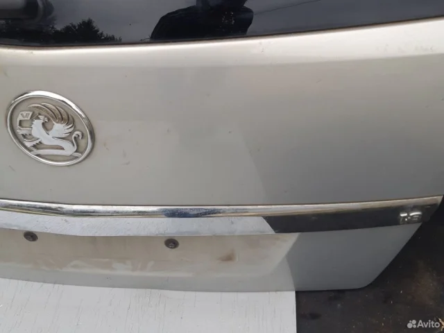 Крышка багажника для Opel Zafira B 2005-2015 на фотографиях