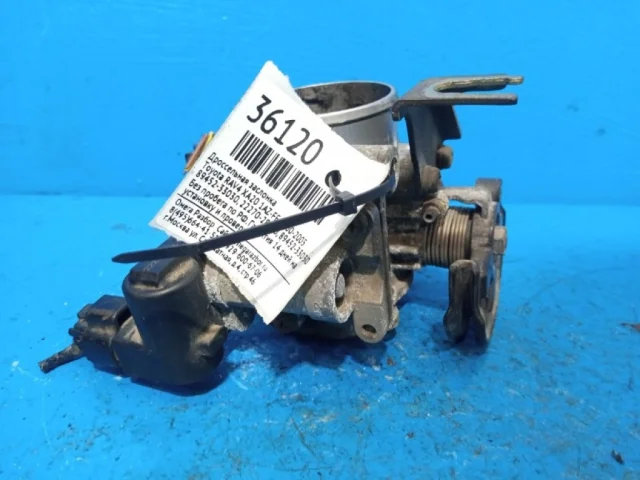 Дроссельная заслонка для Toyota RAV4 XA20 2000-2005 на фотографиях