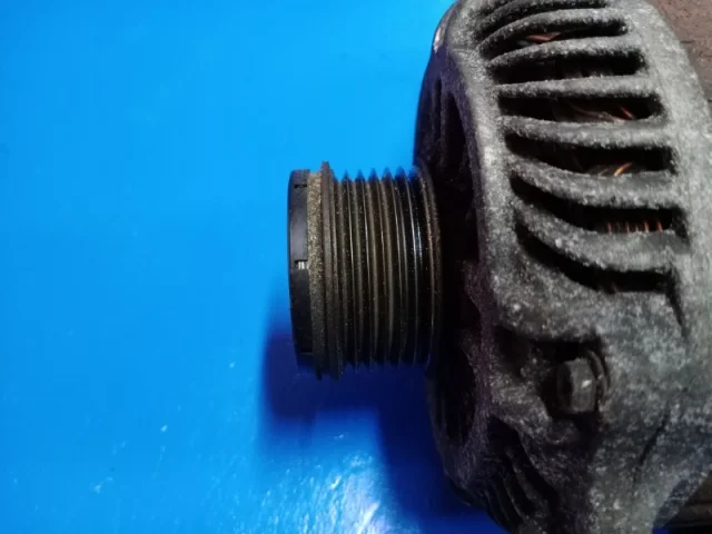 Генератор для Mitsubishi Outlander XL 2006-2012 на фотографиях