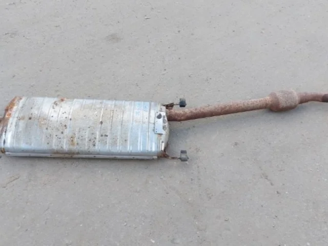 Выхлопная система в сборе для Toyota RAV4 XA30 2005-2012 на фотографиях