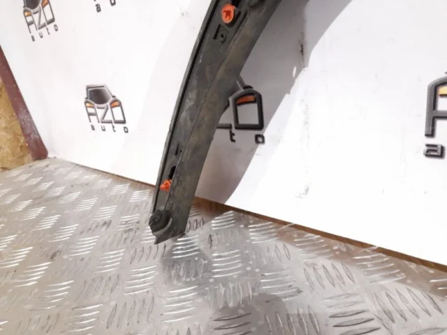 Расширитель арок передний левый для Volvo C30 MK 2006-2013 на фотографиях