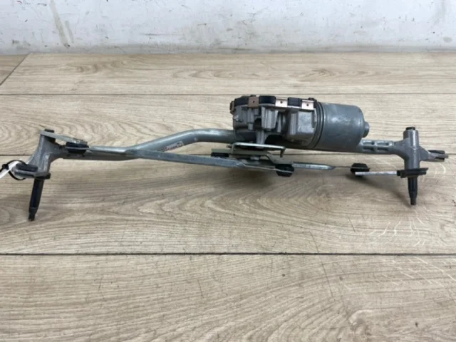 Трапеция стеклоочистителей для Audi Q3 8U 2011-2019 на фотографиях