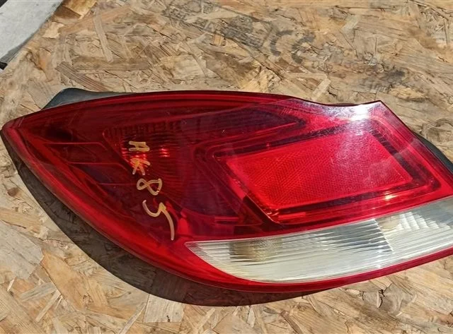 Фонарь левый для Opel Insignia Седан A 2008-2017 на фотографиях