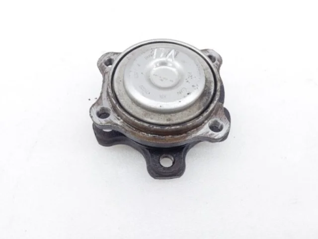 Ступица колеса передняя правая для BMW 5er Ф10 2010-2013 на фотографиях