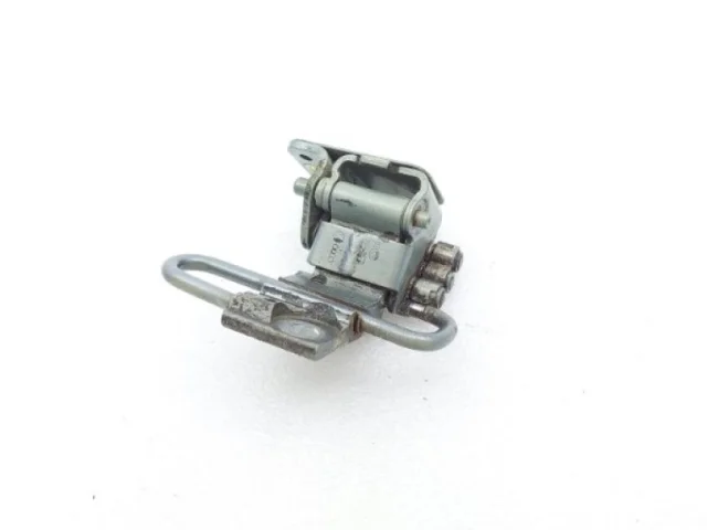 Петля двери задняя левая нижняя для Audi Q7 4L 2005-2015 на фотографиях