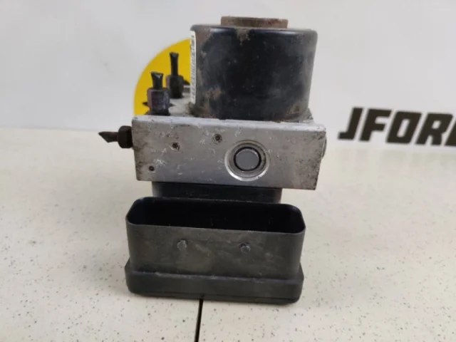 Блок ABS для Suzuki Grand Vitara 2005-2014 на фотографиях