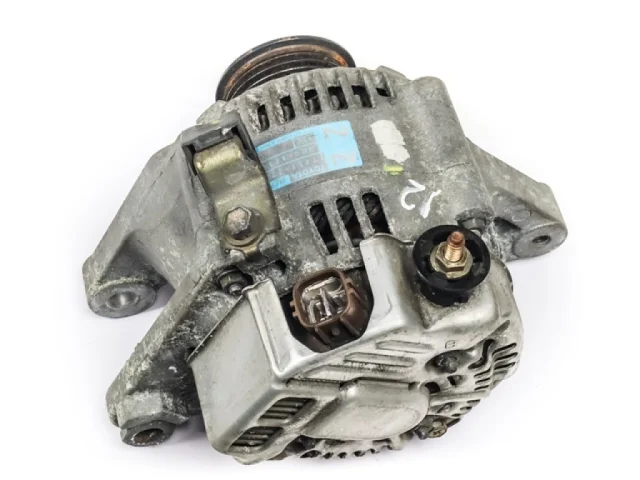 Генератор для Toyota Corolla E140/E150 Седан 2006-2013 на фотографиях