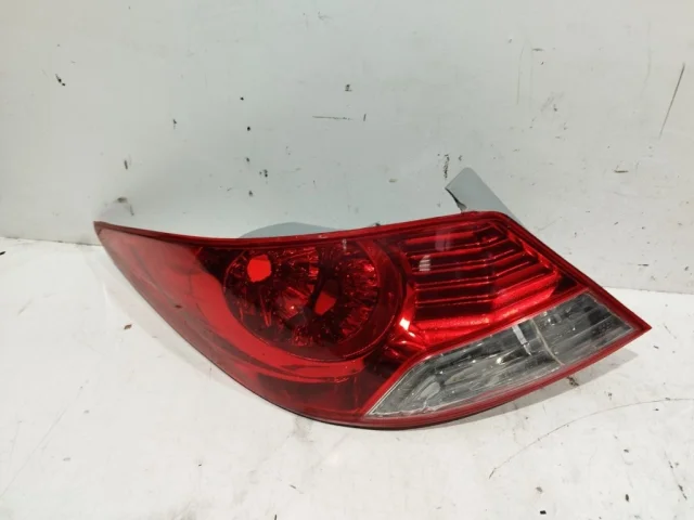 Фонарь внешний левый для Hyundai Solaris 1 RB (2011-2013) на фотографиях