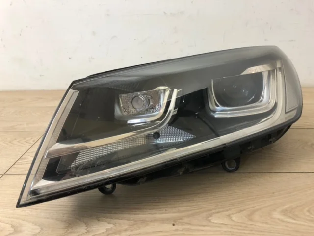 Фара ксенон левая для Volkswagen Touareg II (7P5) Rest 2014-2018 на фотографиях