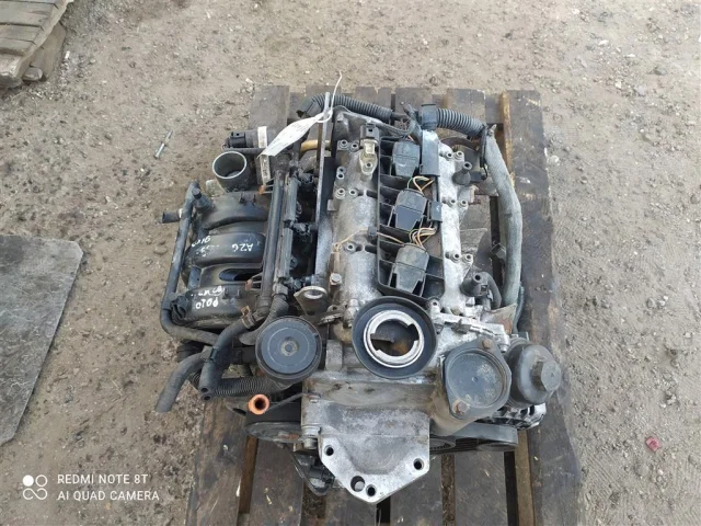 Двигатель без навесного для Volkswagen Polo IV Седан (9N2) 2003-2005 на фотографиях