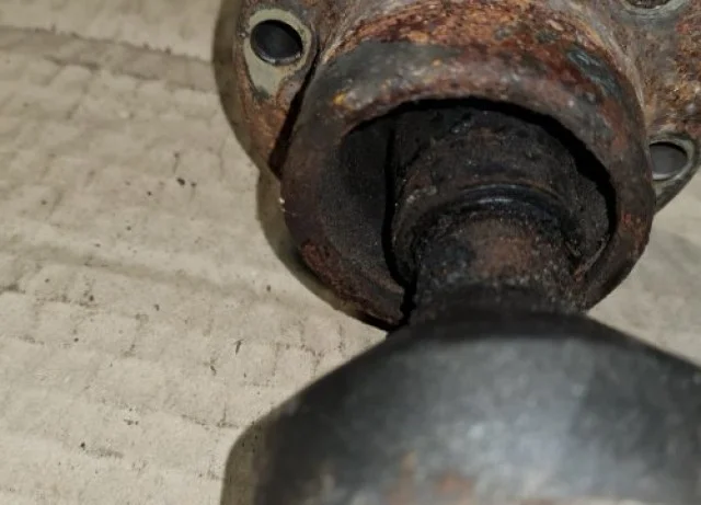 Карданный вал задний для Volvo XC90 I C 2002-2014 на фотографиях