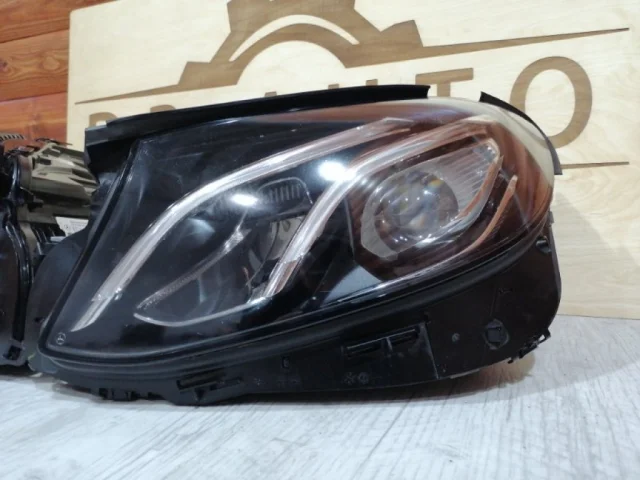 Фара правая для Mercedes-Benz E class C207 2009-2017 на фотографиях