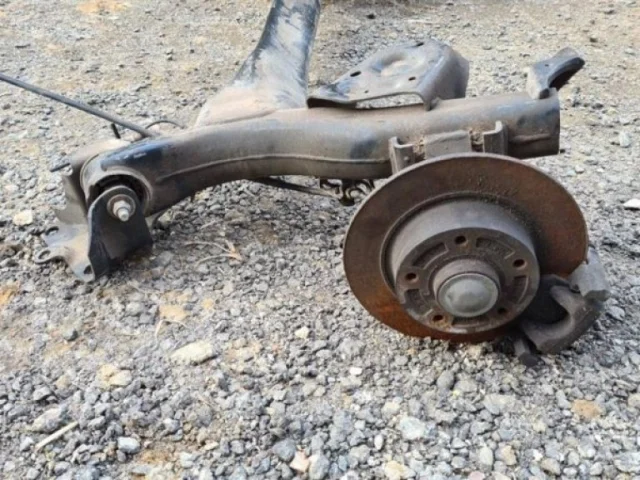 Задняя балка для Renault Megane Хэтчбек 5 KZ 2012-2016 на фотографиях