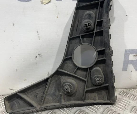 Кронштейн заднего бампера левый для Audi A6 C7 2010-2018 на фотографиях