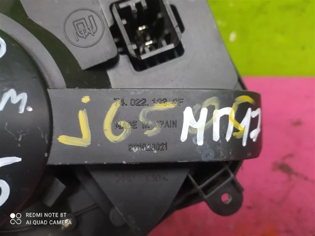 Мотор отопителя для Volkswagen Passat (B5+ (B5.5), Typ 3BG) 2000-2005 на фотографиях