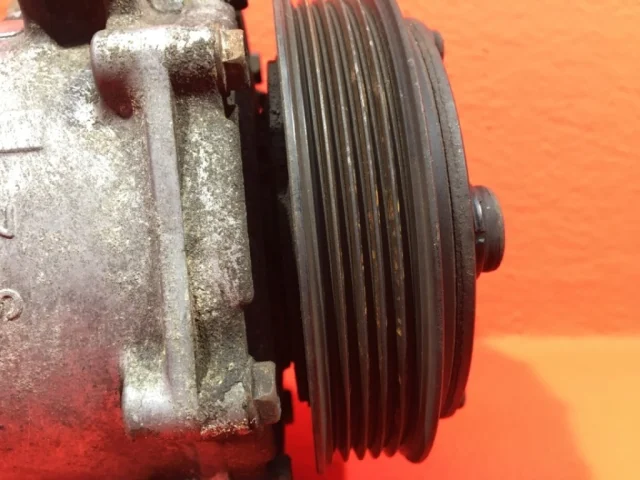 Компрессор кондиционера для Opel Vectra C 2002-2008 на фотографиях