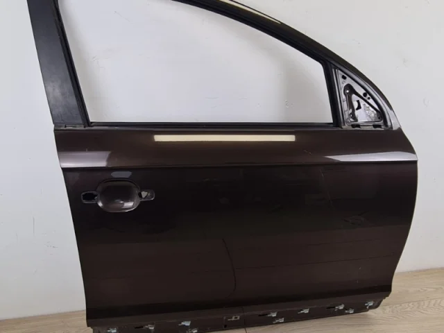 Дверь передняя правая для Audi Q7 4L 2005-2015 на фотографиях