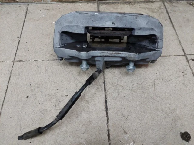 Суппорт передний левый для Mercedes-Benz E class W213 2016-2023 на фотографиях