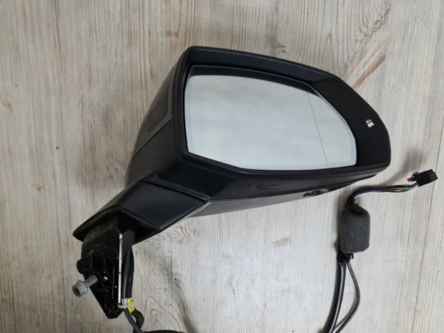 Зеркало боковое правое для Audi Q7 4M 2015+ на фотографиях