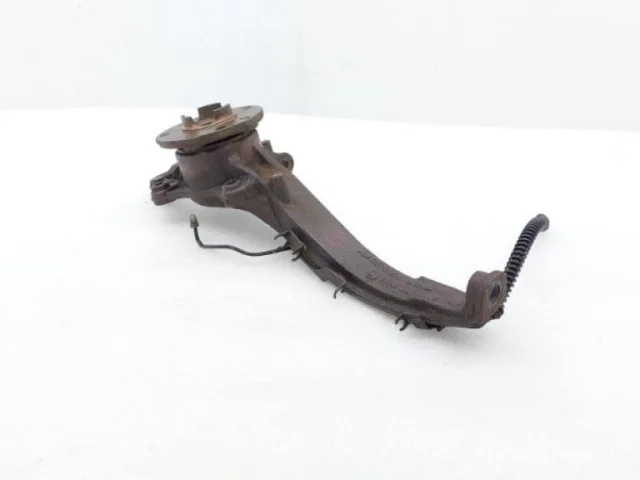 Кулак поворотный правый для Audi Q7 4L 2005-2015 на фотографиях