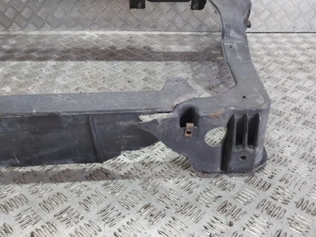 Панель радиатора (телевизор) для Ford Explorer U502 2011-2016 на фотографиях