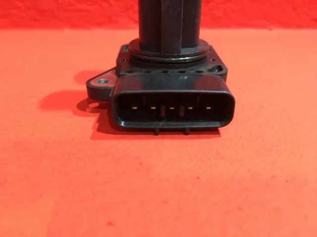 Датчик массового расхода воздуха для Volvo C30 MK 2006-2013 на фотографиях