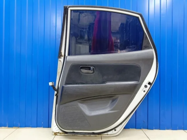 Дверь задняя правая для Hyundai Elantra XD 2000-2009 на фотографиях