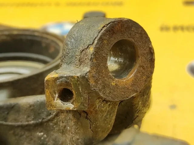 Ступица колеса задняя правая для Mercedes-Benz M class W163 1998-2005 на фотографиях