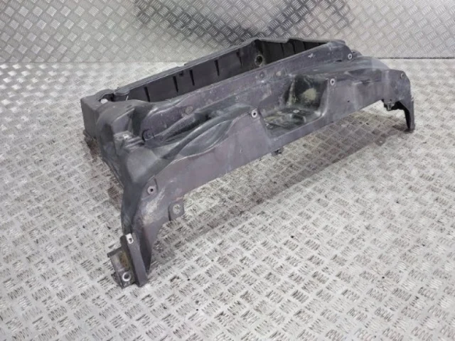 Панель радиатора (телевизор) для Ford Explorer U502 2011-2016 на фотографиях