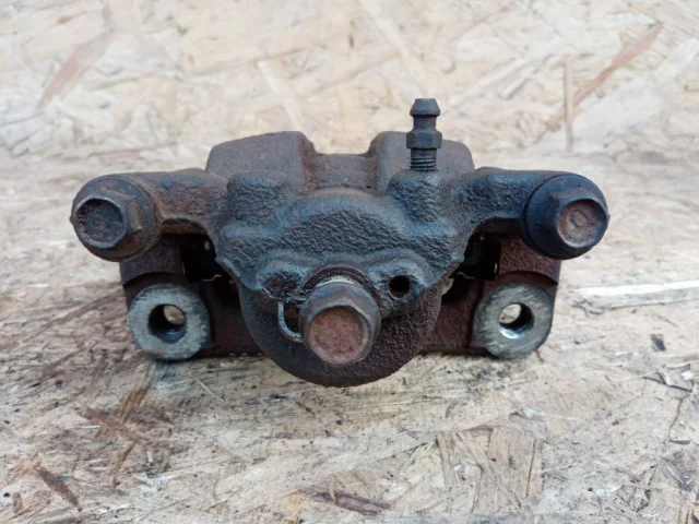 Суппорт задний правый для Suzuki Grand Vitara 2005-2014 на фотографиях