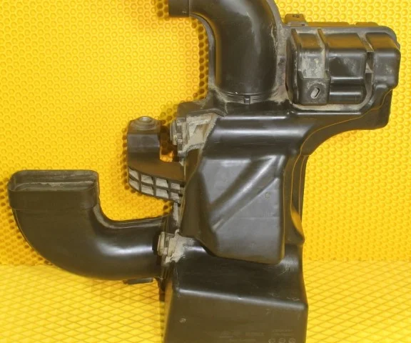 Резонатор воздуховода для Hyundai Solaris 2 (2017-2022) на фотографиях