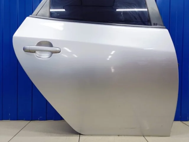 Дверь задняя правая для Hyundai Elantra XD 2000-2009 на фотографиях