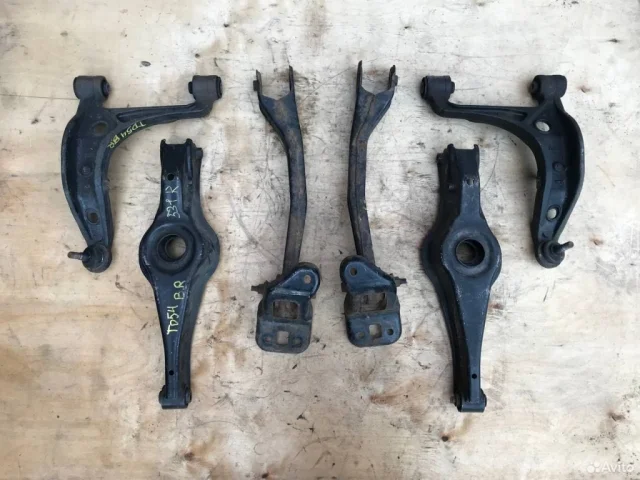 Рычаг задний правый верхний для Suzuki Grand Vitara 3dr 2005-2016 на фотографиях