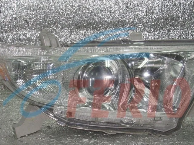 Фара правая для Toyota Highlander XU40 2007-2013 на фотографиях