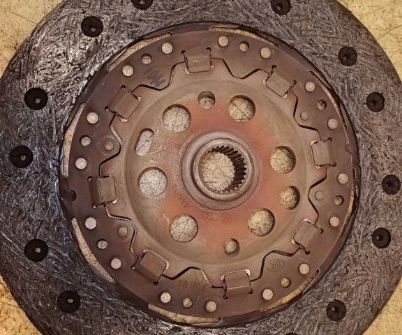 Сцепление в сборе для Volkswagen Passat (B6, Typ 3C) 2005-2010 на фотографиях