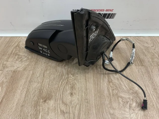 Стекла и зеркала для Mercedes-Benz GL class X166 2012-2016 на фотографиях