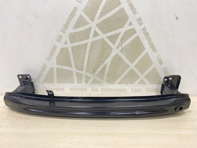 Усилитель переднего бампера для Skoda Rapid I rest NH3 2017-2020 на фотографиях