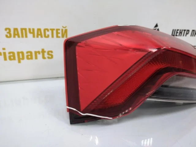 Фонарь внешний левый для Skoda Rapid II 2020+ на фотографиях