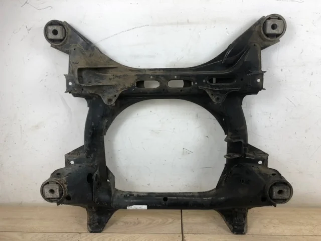 Подрамник двигателя для Volkswagen Touareg I (7L) 2002-2010 на фотографиях