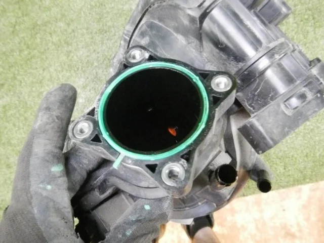 Впускной патрубок воздушного фильтра для Hyundai Solaris 2 (2017-2022) на фотографиях