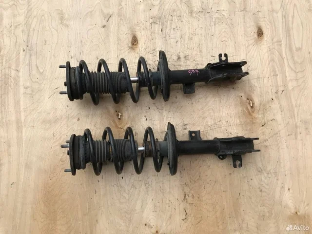 Амортизатор передний правый для Mazda CX 5 KE 2011-2017 на фотографиях