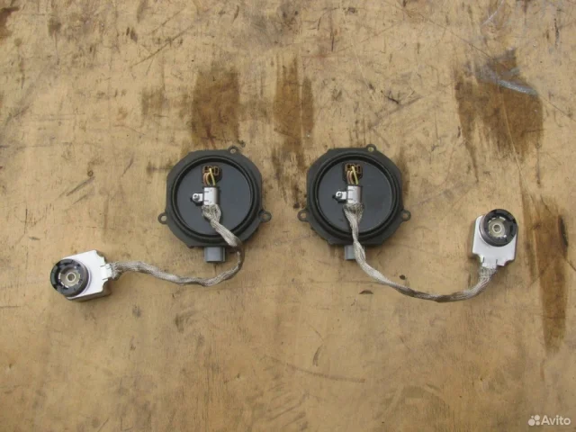 Блок розжига ксенона для Nissan Murano Z50 JDM 2004-2008 на фотографиях