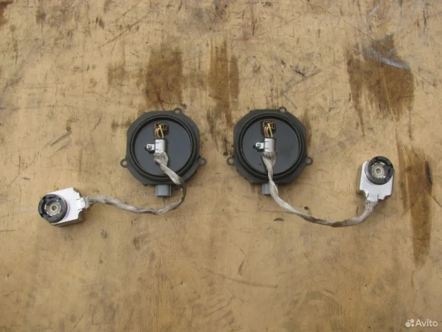 Блок розжига ксенона для Nissan Murano Z50 JDM 2004-2008 на фотографиях