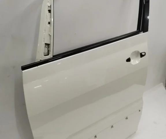 Двери для Toyota Alphard H10 2002-2008 на фотографиях