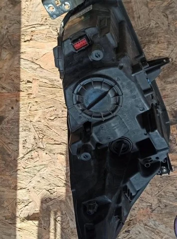 Фары для Opel Insignia Хэтчбек A 2008-2017 на фотографиях