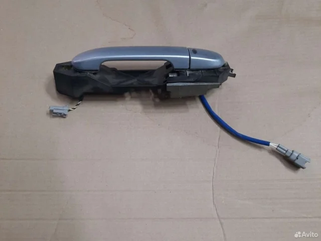 Двери для Nissan Tiida SC11 Седан 2007-2014 на фотографиях