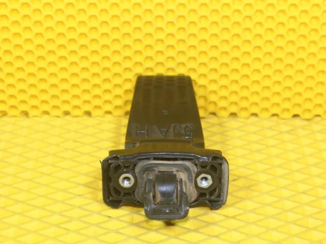 Ограничитель двери передней левой для Skoda Rapid II 2020+ на фотографиях