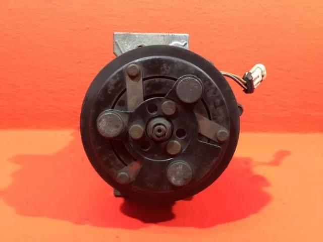 Компрессор кондиционера для Opel Vectra C 2002-2008 на фотографиях